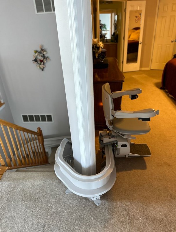 curved stairlift 180 park position in Abington MD from Lifeway Mobility