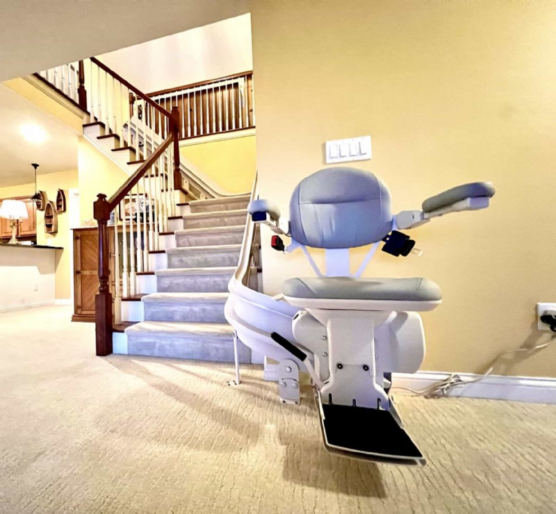 curved stairlift in Thornville Ohio installed by Lifeway Mobility