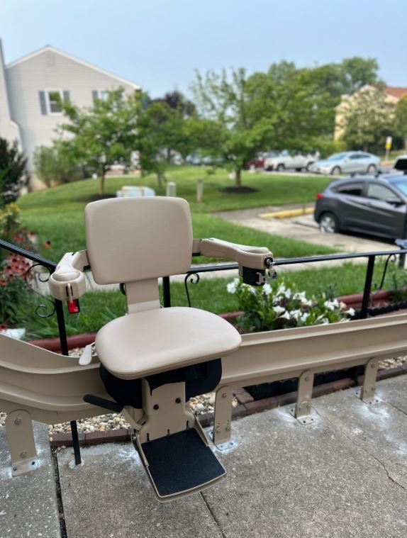 custom outdoor stairlift in Maryland from Lifeway Mobility