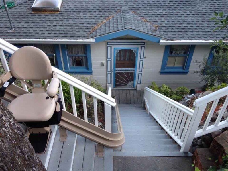 outdoor Elite curved stairlift installed in San Jose CA