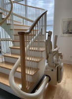 Handicare Freecurve stairlift installed by Lifeway Mobility in Chicago home