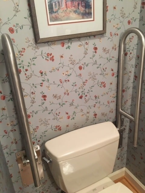 Floral Wallpaper Toilet Grab Bars2